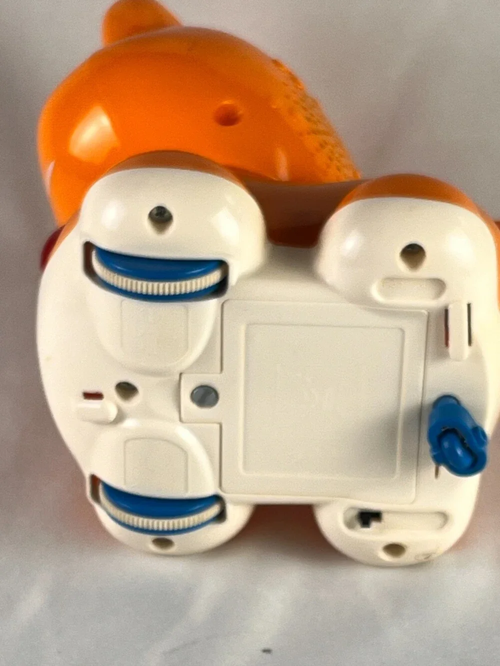 VTech Catch Me Kitty Orange Motorized Rolling Cat Crawl Learning Toy Interactive